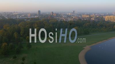 Drone Vidéo De Round Pond Kensington Gardens Hyde Park Londres Angleterre - Vidéo Drone