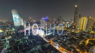 Paysage Urbain Tard En Soirée Dans Le Centre-Ville De Bangkok, En Thaïlande - Vidéo Drone