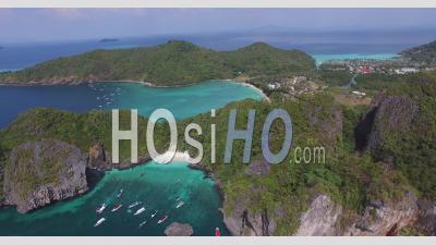 Plage De Nui Sur L'île De Ko Phi Phi Don, Thaïlande Drone Footage - Vidéo Drone