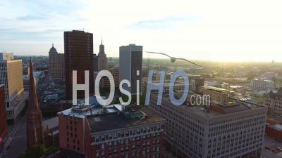 Lever De Soleil Sur Le Centre-Ville De Buffalo, à New York - Vidéo Drone
