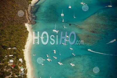 White Bay, Jost Van Dyke Et Le Club Med Voilier. Îles Vierges Britanniques Des Caraïbes - Photographie Aérienne
