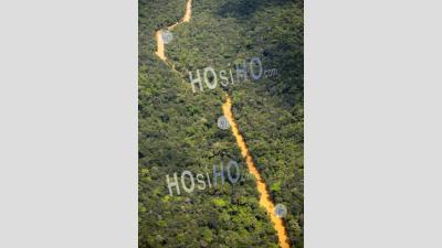 Rivière Couper Un Chemin à Travers La Jungle Dense Guyana - Photographie Aérienne