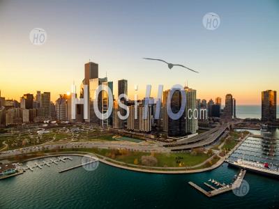 Lakeshore And Skyline Of Chicago Illinois Usa - Aerial Photography