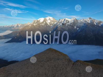 Le Massif Du Mont Blanc Et Le Mont Joly, Vue Par Drone - Photographie Aérienne