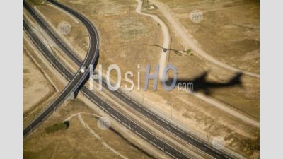 L'ombre D'un Avion Survolant Une Route En Espagne - Photographie Aérienne
