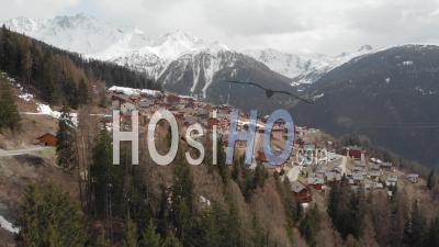 Station De Ski Dans Les Alpes Françaises - Vidéo Drone