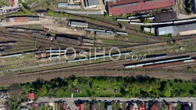 Vieux Dépôt De Train De Locomotive, Stationnement Des Trains - Vidéo Drone