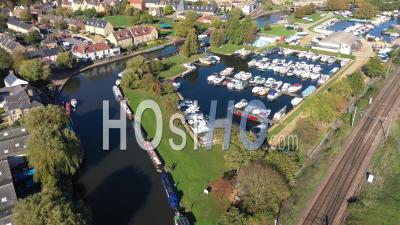 Ely Town Et Riverfront Filmés Par Drone Point De Vue