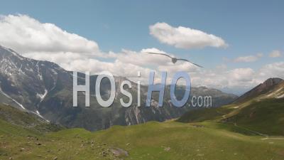 Paysage Alpin à La Saison Estivale - Vidéo Drone