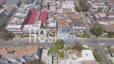 Vue Aérienne Sur Les Vieux Bâtiments Et Les Rues De La Havane Cuba -Vidéo Drone