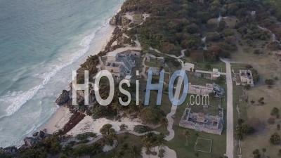 Vue Aérienne Sur Les Ruines De La Région De Tulum, Mexique Yucatan - Vidéo Drone