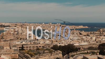 Les Villes De Vittoriosa Et La Valette Et L'entrée Du Grand Port De Malte - Vidéo Drone