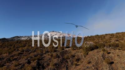 Etna Avec Roche De Lave Et Arbustes -Vidéo Drone