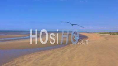 Plage De Utah Beach, Normandie, France, Site De La  Seconde Guerre Mondiale, Invasion Alliée Jour J - Vidéo Drone