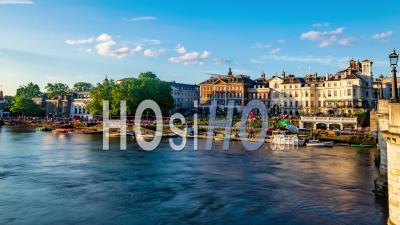 Panning View Of Riverside Richmond Village In West London Before Sunset