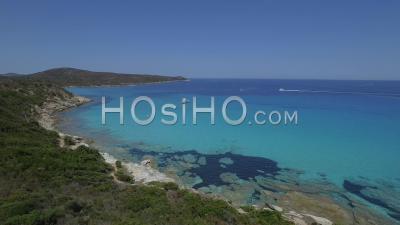 Vue Aérienne De Paradise Beach Avec Sable Blanc Et Eau Turquoise - Vidéo Par Drone