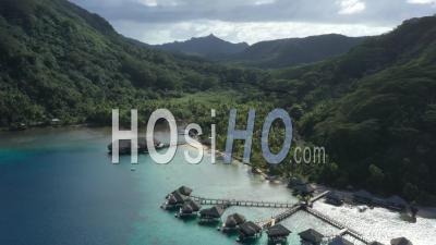Vue Aérienne D'un Hôtel En Polynésie Française - Vidéo Drone