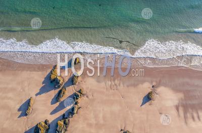 Top Down Drone View Over Sandy Beach In Scotland - Photographie Aérienne