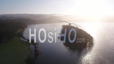 Matin Froid Et Ensoleillé Au Lac Drennec - Vidéo Drone