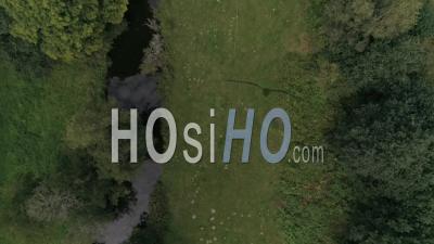 Bocage En Bretagne, Lisière Normandie, En été - Vidéo Aérienne Par Drone