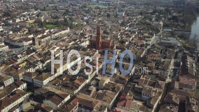 Villeneuve Sur Lot En Journée Ensoleillée - Vidéo Par Drone