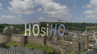 Château De Fougères, Bretagne, France - Vidéo Aérienne Par Drone