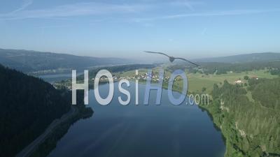 Lac Brenet Et Forêts De Sapins En été - Vidéo Drone