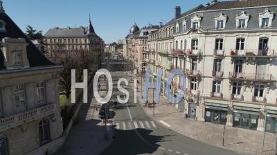 Rue Vide, Belfort, France, Pendant La Pandémie De Covid-19 - Vidéo Drone