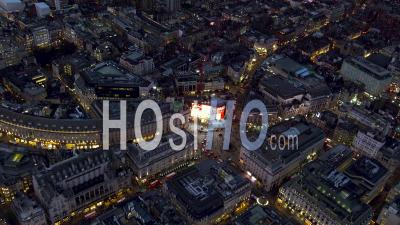 Piccadilly Circus, Regent Street Et Mayfair La Nuit, Londres Filmé Par Hélicoptère