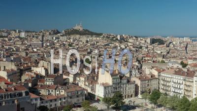 Place Jean-Jaurès En été Et Sur Les Toits De La Ville De Marseille, France -  Vidéo Par Drone