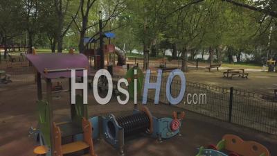 Ville De Toulouse, Centre-Ville Et Prairie Des Filters, Jeux Pour Enfants, Jardin D'enfants -  Vidéo Par Drone