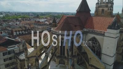 View From Top To Bottom Closer Of The Cathedral Sainte Marie In Bayonne During Covid-19 Lockdown, France - Video Drone Footage