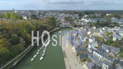 Port De Saint-Goustan Of Auray At Day 19 Of Covid-19 Lockdown - Video Drone Footage