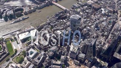 Tours De La Ville De Londres Pendant Le Confinement Du Au Covid-19, Londres Filmé Par Hélicoptère