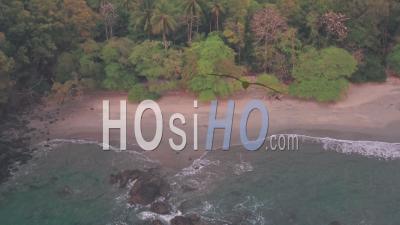 Espadilla South White Sandy Tropical Beach, Parc National Manuel Antonio, Costa Rica. Prise De Vue Drone