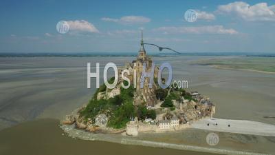 Aerial View Of The Lockdown In Mont Saint-Michel - Photo Drone 
