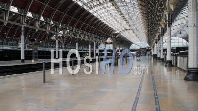 La Gare De Paddington Vide Pendant Le Confinement Du Au Coronavirus Covid-19 à Londres Lorsque Les Transports Publics étaient Calmes Et Déserts Avec Aucun Peuple En Angleterre, Europe