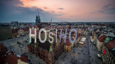 Town Hall, Ratusz, Old Town, Stare Miasto, Wroclaw - Video Drone Footage