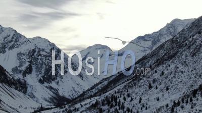 Images Aériennes Du Parc National De La Vanoise En Hiver Et Des Montagnes Enneigées Vues Depuis Un Drone