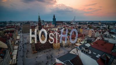 Town Hall, Ratusz, Old Town, Stare Miasto, Wroclaw - Video Drone Footage
