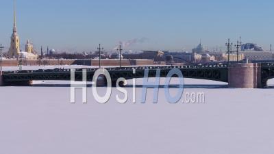 Vue Aérienne Du Pont Du Palais Saint-Pétersbourg - Vidéo Par Drone 