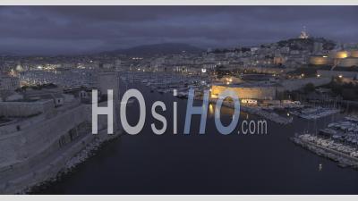 Vieux-Port De Marseille Et Principaux Monuments Au Coucher Du Soleil - Vidéo Drone