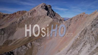 Le Col Des Peygus, Près Du Col D'izoard, Hautes-Alpes, France, Vidéo Par Drone