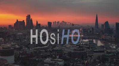 Lever Du Soleil Magique, Horizon De Londres, Ville Et Rivière, Vue Aérienne De Londres, Royaume-Uni - Séquences Vidéo Par Drone