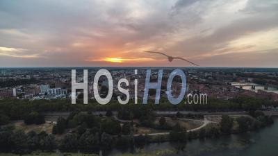 Great Colour On The Sky, Establishing Aerial View Shot Of Toulouse Fr, Haute-Garonne, France - Video Drone Footage