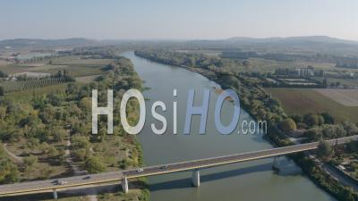 Pont De L'autoroute, Vallée Du Rhône, Pont Saint Esprit, Gard, France - Vidéo Par Drone
