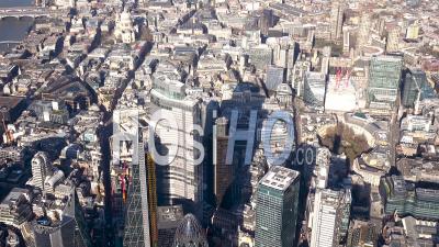 La Ville De Londres, La Banque Et Le Talkie-Walkie Filmés Par Hélicoptère