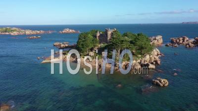Château De Costaeres, Trégastel, France - Vidéo Drone
