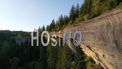 Vallée D'entreroches Doubs Vers Morteau Et Pontarlier - Vidéo Par Drone