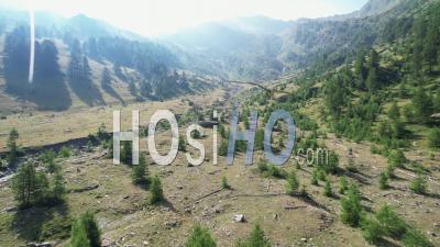 Col De Malaure Dans Les Alpes - Vidéo Drone